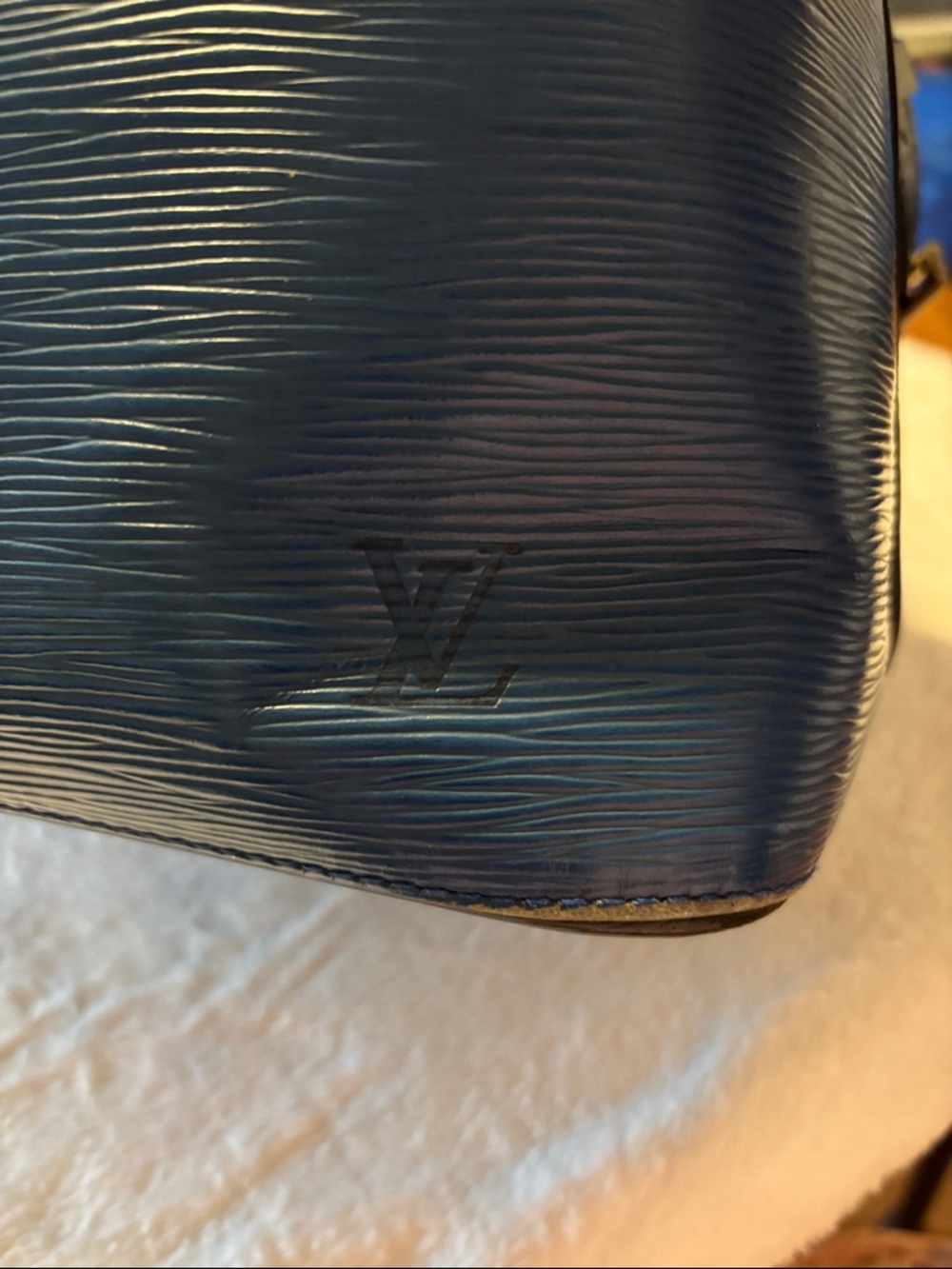 Louis Vuitton Blue Epi Drawstring Bucket Bag - Picture 3 of 17